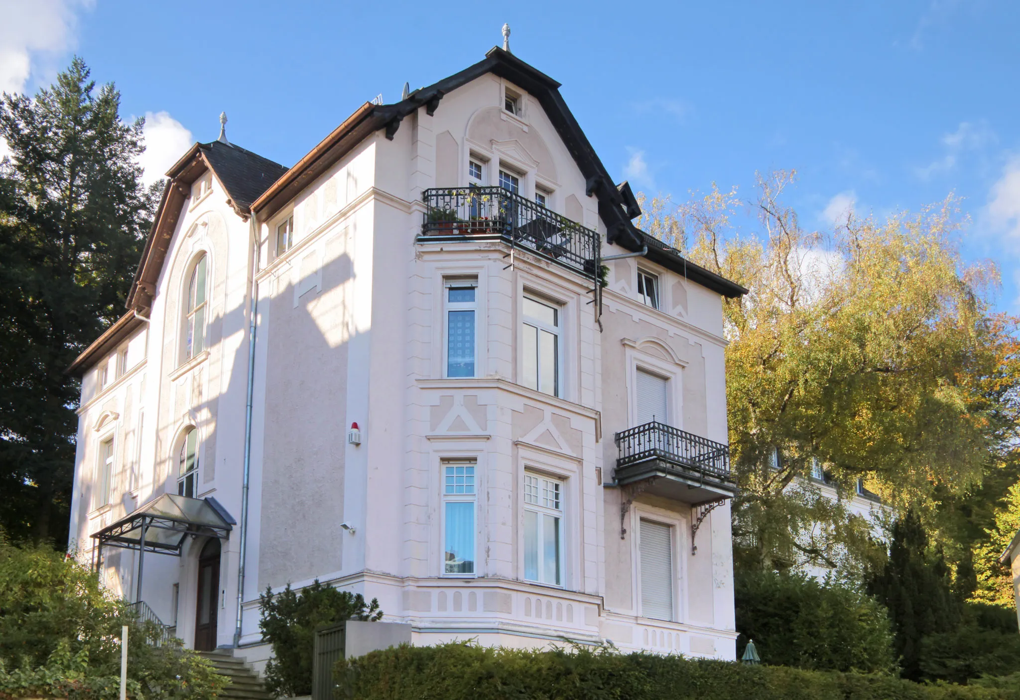 Gründerzeithaus in einem Villenviertel